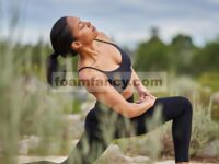 10 Pose Yoga yang Ditargetkan untuk Kekuatan Kaki, Kelincahan & Tenaga!