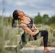 10 Pose Yoga yang Ditargetkan untuk Kekuatan Kaki, Kelincahan & Tenaga!